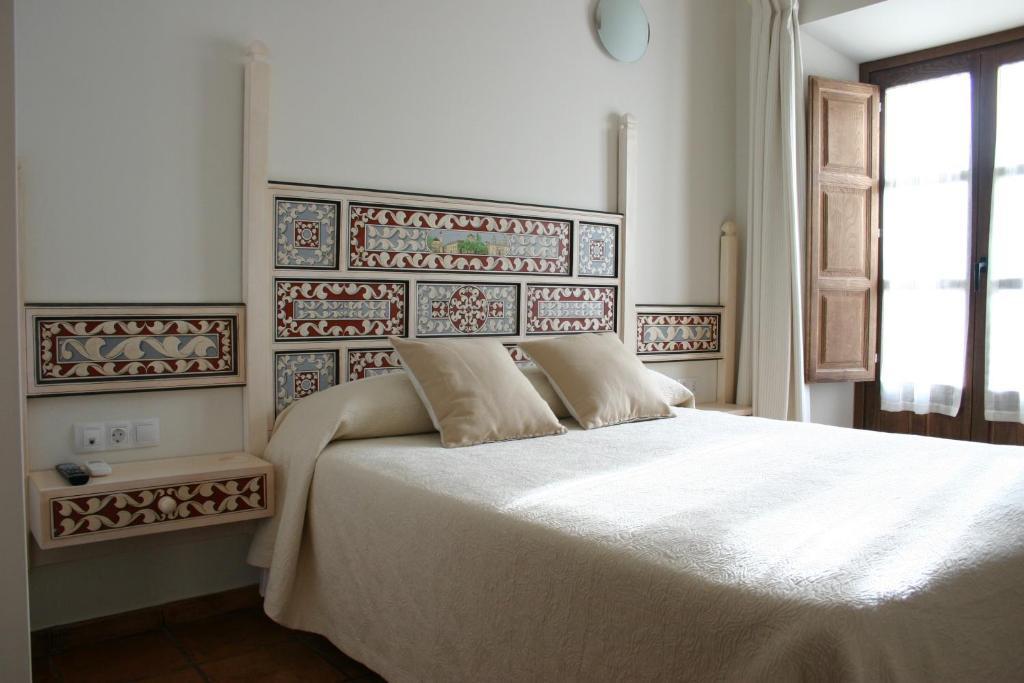 Hostal Santa Maria De Ubeda Esterno foto