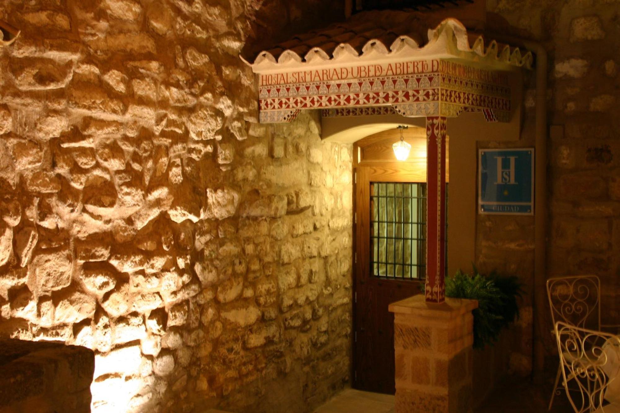 Hostal Santa Maria De Ubeda Esterno foto